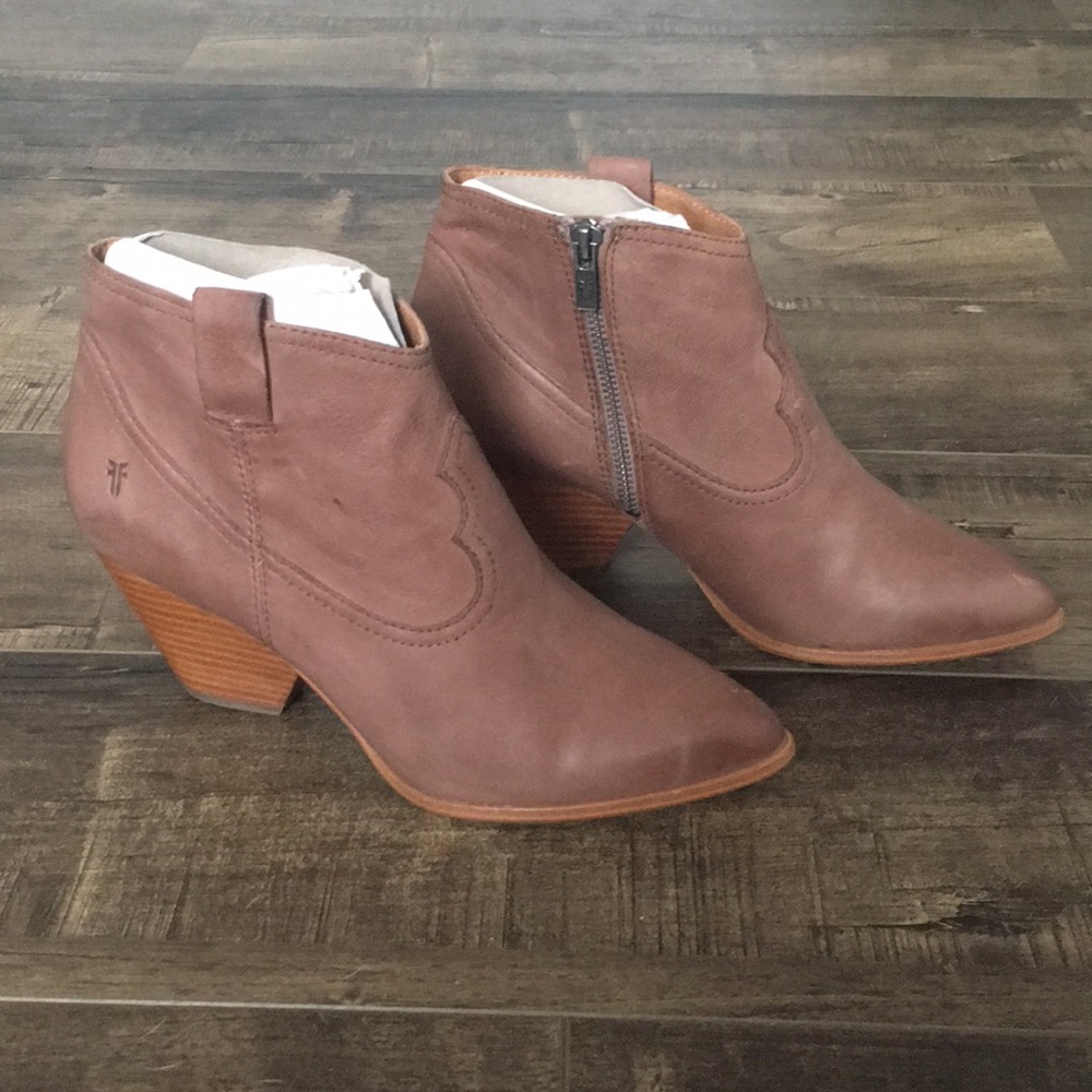 Frye Reina short boots size 8.5 dusty rose